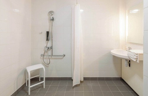 La Terrasse Hotel | Discover B&B HOTEL Toulouse Cité de l'Espace Gonord