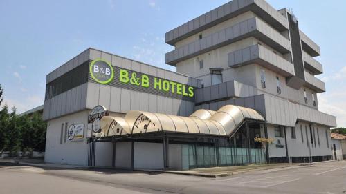 Treviso Hotel | Pet-Friendly Al Fogher with Breakfast & Dining Options