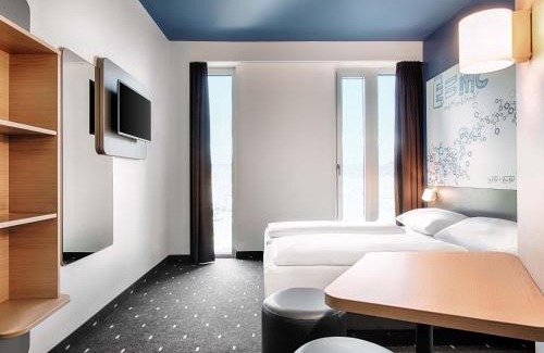 Ulm Hotel | Cozy B&B Hotel Ulm with Pet-Friendly Amenities and Dining