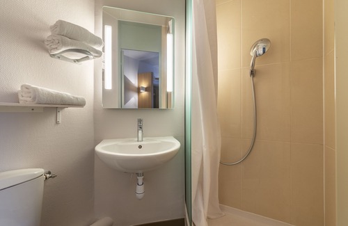 Valence Hotel | Cozy B&B HOTEL Valence Sud with Spa & Breakfast Included