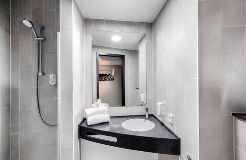 Weyhausen Hotel | Discover B&B Hotel Wolfsburg-Weyhausen: Family-Friendly Stay
