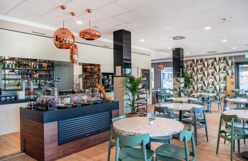 Ruemlang Hotel | Discover B&B HOTEL Zürich Airport: Pet-Friendly Comfort