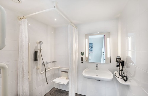 Ruemlang Hotel | Comfortable B&B Hotel Zürich Airport Rümlang with Spa & Dining
