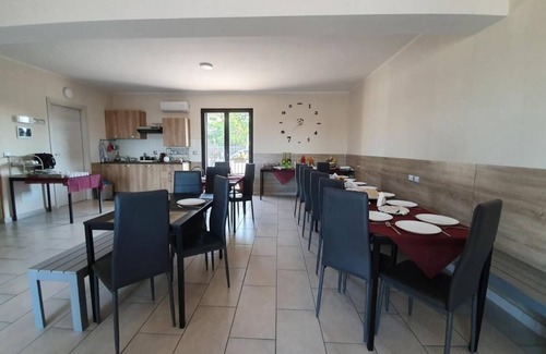 San Giovanni la Punta Bed & Breakfast | Discover B&B I Colori dell'Etna: Top-Rated Stay with Pool