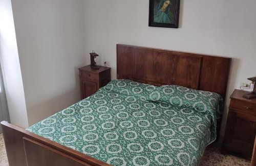 Roncobello Bed & Breakfast | Cozy B&b I Pellegrini della Casèla: Pet-Friendly Retreat