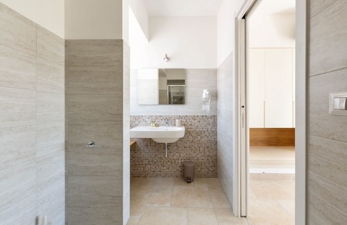 Pittuini House | Cozy 1914 B&B I Tarocchi - Family-Friendly with Breakfast
