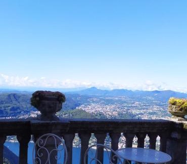 Brunate Bed & Breakfast | Pet-Friendly B&B Il Balcone sul Lago: Rated 9.3/10!