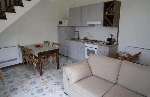 Laureana Cilento Bed & Breakfast | Enchanting B&B Il Borgo Incantato: Rated 9/10 & Family-Friendly