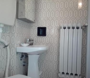 Castelfranco Emilia Bed & Breakfast | Cozy B&B "Il Cantastorie" with Family-Friendly Amenities