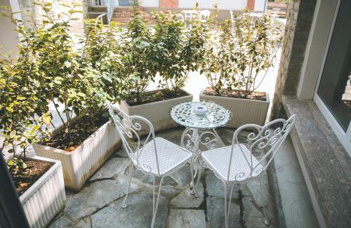 Brovello-Carpugnino Bed & Breakfast | Pet-Friendly Escape at B&B il Cappellaio di Erika