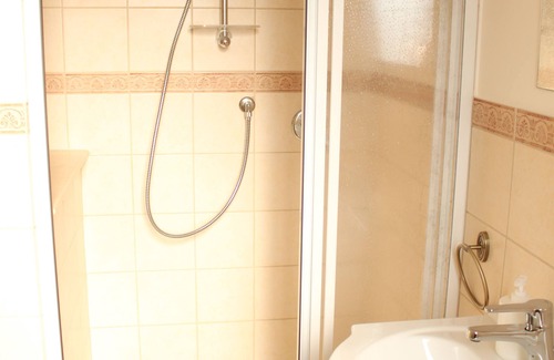 Rocca Massima Bed & Breakfast | Inviting Stay at B&B Il Falco e l'Ulivo with Spa & Breakfast
