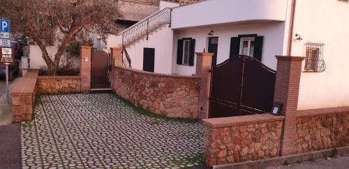 Rocca Massima Bed & Breakfast | Guest Rated 10/10: B&B Il Falco e l'Ulivo with Breakfast