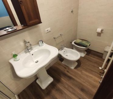 Cingoli Bed & Breakfast | Pet-Friendly B&B il Fienile with Ocean View & Hot Tub