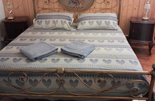Castelveccana House | Enchanting La stanza del bosco with On-Site Dining