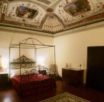 Lucignano Bed & Breakfast | Exceptional B&B Il Gianduia: Pet-Friendly with Breakfast