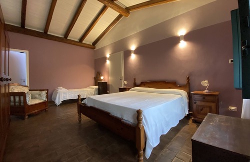 Piedimonte Etneo Bed & Breakfast | Experience Tranquility at B&B Il Glicine with Ocean Views
