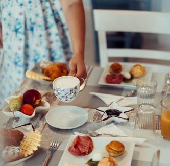 Ortona Bed & Breakfast | Oceanfront Bliss at B&B Il Mare In Una Stanza - 10/10 Rating