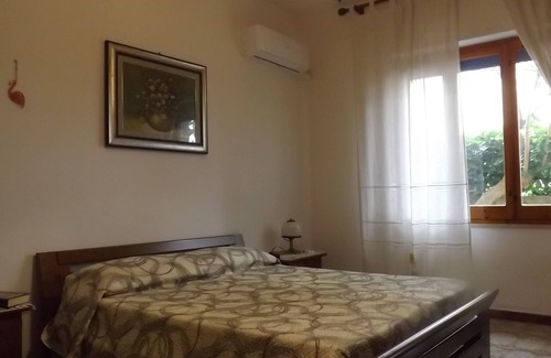 Sant'Antioco Bed & Breakfast | Cozy B & B Il Mirto 2: Family-Friendly Getaway with Breakfast