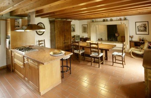 Negrar Bed & Breakfast | Experience Oceanfront Bliss at B&B Il Pettirosso