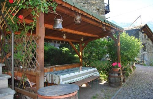 Saint-Vincent Bed & Breakfast | Cozy B&B Il Torchio with Ocean View and Pet Friendly Vibes