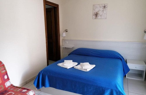 Gianola Bed & Breakfast | Beachfront B&B Il Tulipano: Family-Friendly with Ocean Views
