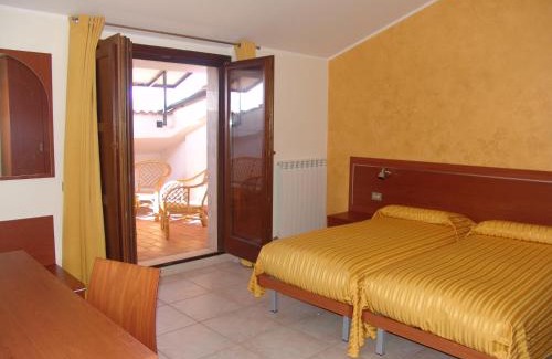 Rogliano Bed & Breakfast | Inviting B&B il Tulipano: Oceanfront, Pet-Friendly Escape
