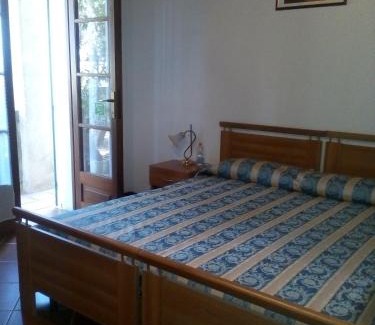 Capoterra Bed & Breakfast | Cozy B&B Il Vigneto: Pet-Friendly Stay with Kitchen Access