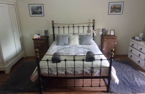La Foret-sur-Sevre Bed & Breakfast | Inviting B&B in a Fortified Farm with Pool & Breakfast