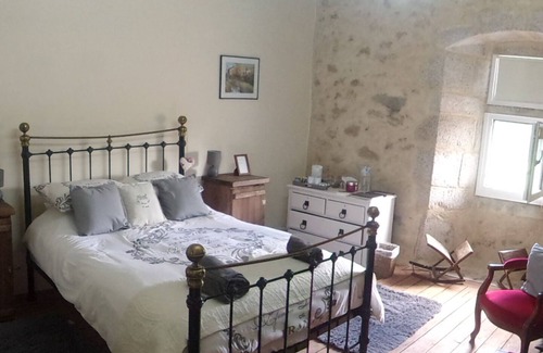 La Foret-sur-Sevre Bed & Breakfast | Inviting B&B in a Fortified Farm with Pool & Breakfast