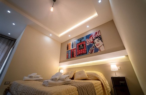 Crotone Bed & Breakfast | Cozy B&B In Centro with Breakfast & Family-Friendly Amenities