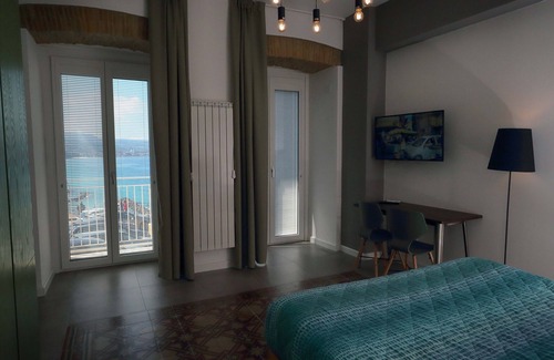 Pizzo Bed & Breakfast | Historic B&B with Panoramic Terrace, Steps from the Sea