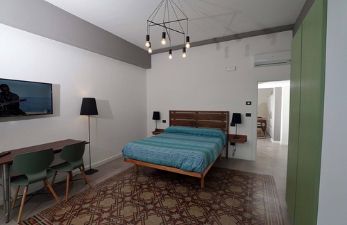 Pizzo Bed & Breakfast | Historic B&B with Panoramic Terrace, Steps from the Sea