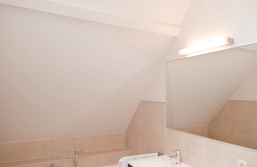 Kristus-Koning Bed & Breakfast | Cozy B&B InnBrugas: Family-Friendly with Spa & Dining