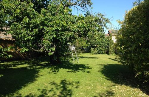 Pusignan Bed & Breakfast | Unique B&B Between Lyon and Airport with Pool & Ocean View