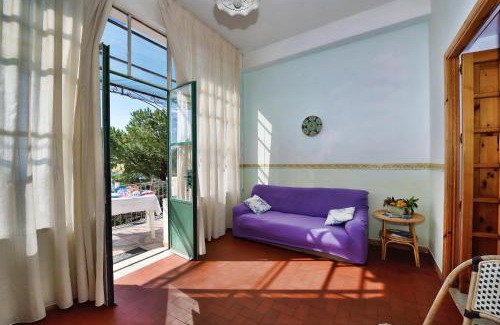Conca dei Marini Bed & Breakfast | Cozy B&B Iris with Ocean View & Breakfast Included