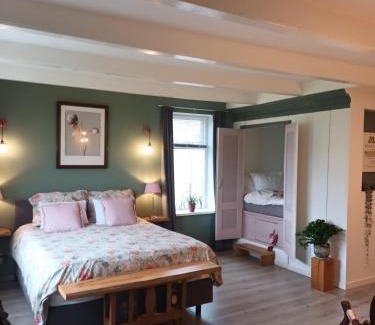 Ferwoude Bed & Breakfast | Oceanfront Retreat at B&B it Arbeidershûske - Rated 9.3
