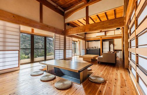 Aoi Ward Bed & Breakfast | Guest Rated 9.8: B&B ITADAKI with Hot Tub & Breakfast