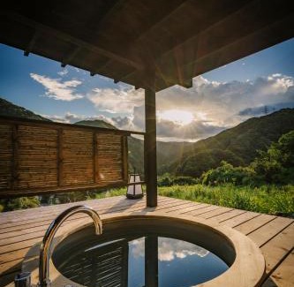 Aoi Ward Bed & Breakfast | Guest Rated 9.8: B&B ITADAKI with Hot Tub & Breakfast