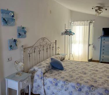 Marina di Ascea Bed & Breakfast | Pet-Friendly B&B Kalinìkta with Ocean View & Breakfast
