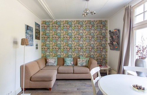 Usselo Bed & Breakfast | Family-Friendly Retreat at B&B Koepel Enschede