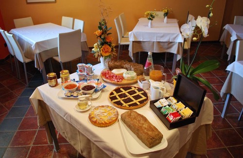 Novello Bed & Breakfast | Pet-Friendly L'Angolo di Rosina: Rated 9/10 with Breakfast