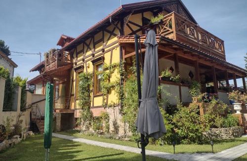 Ladek-Zdroj Bed & Breakfast | Top-Rated L' Angolo Divino: Family-Friendly with Kitchen