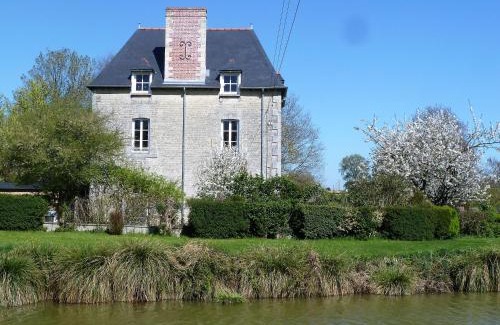 Saint-Maugan Bed & Breakfast | Guest-Favorite B&B L'Atelier du Presbytère with Breakfast