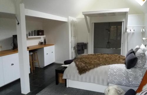 La Hulpe Bed & Breakfast | Discover B&B L'Eau Claire: Guest Rated 9.4, Family-Friendly Stay