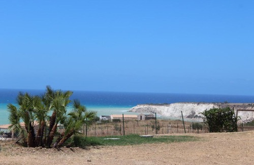 Montallegro Bed & Breakfast | Pet-Friendly B&B L'EDEN DI CAPO BIANCO with Ocean View