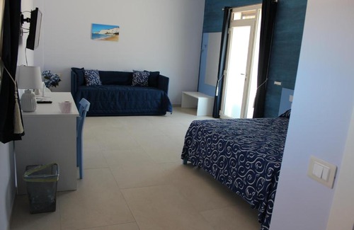 Montallegro Bed & Breakfast | Pet-Friendly B&B L'EDEN DI CAPO BIANCO with Ocean View