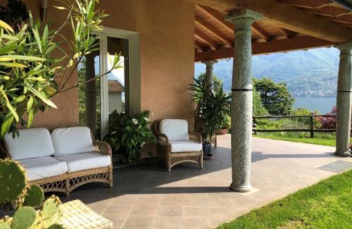 Oliveto Lario Bed & Breakfast | Cozy Stay at B&B L'erica with Oceanfront Views