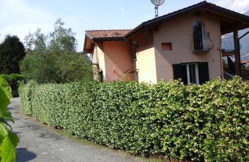 Oliveto Lario Bed & Breakfast | Cozy Stay at B&B L'erica with Oceanfront Views