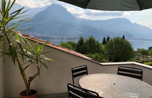 Oliveto Lario Bed & Breakfast | Cozy Stay at B&B L'erica with Oceanfront Views