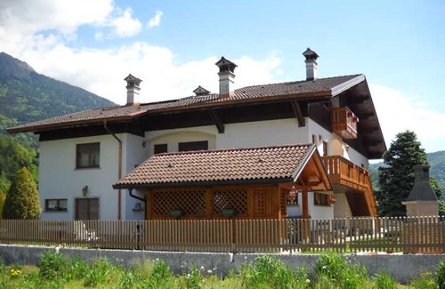Sovramonte Bed & Breakfast | Family-Friendly B&B L'Isola delle Rose with Top Reviews
